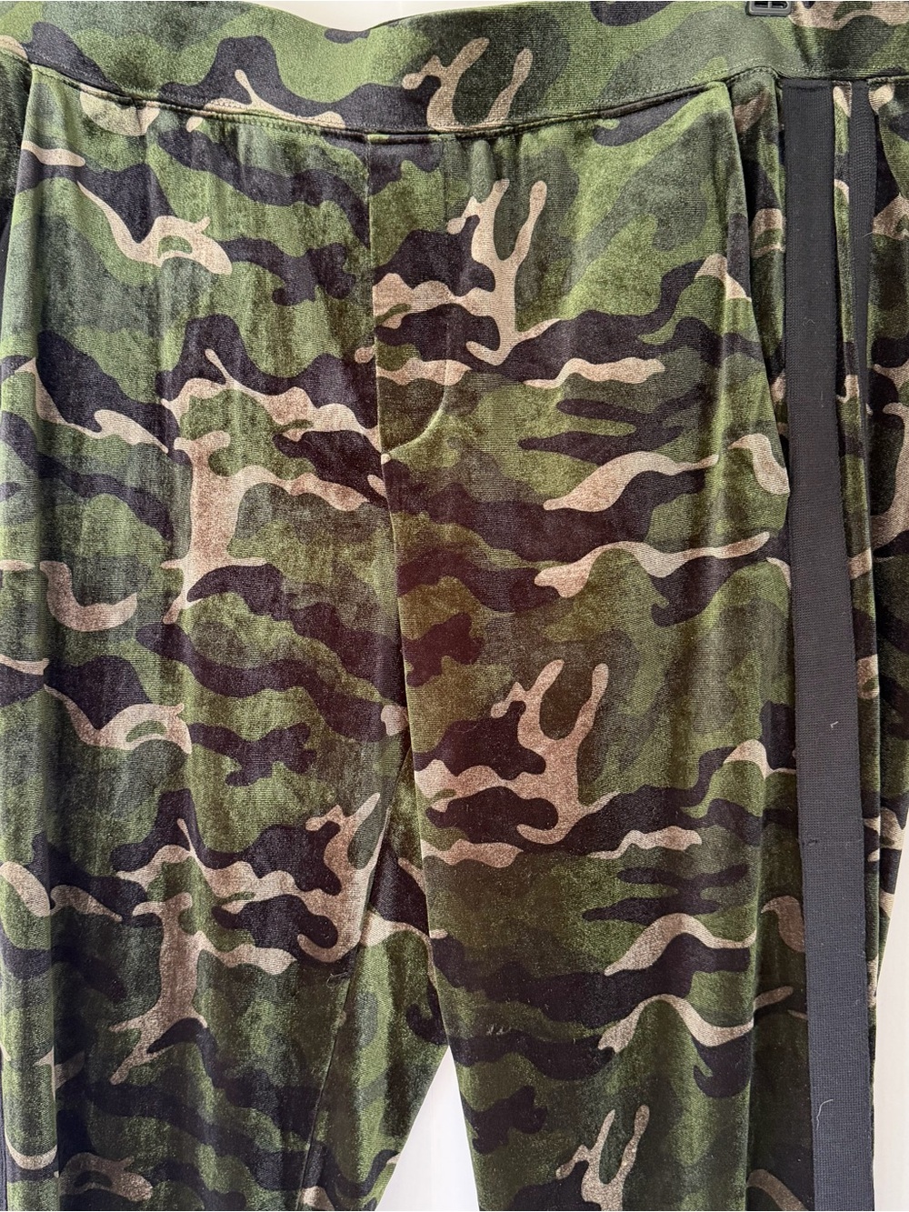 Like new , never worn Pam & Gela Olive and Black Camo pull on pants